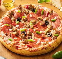 Wally  Ossies Pizza - Accommodation Ballina