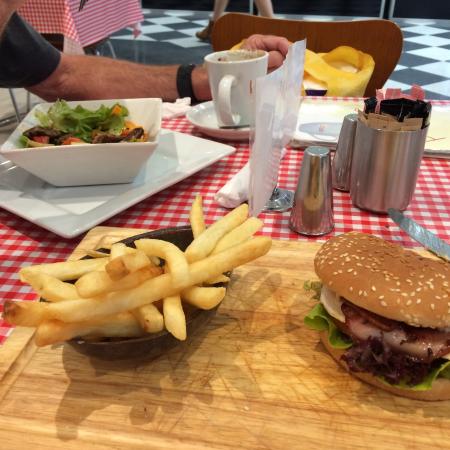 D'Cafe Richmond - Accommodation Ballina 0