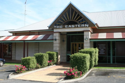 South Eastern Hotel - Accommodation Ballina 0