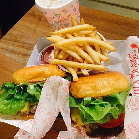 Betty's Burgers & Concrete Co. - Broadbeach - Accommodation Ballina 0