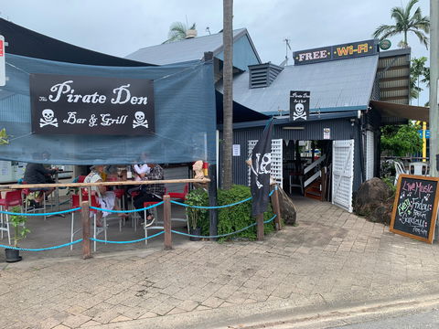 The Pirate Den Bar And Grill - Accommodation Ballina 1