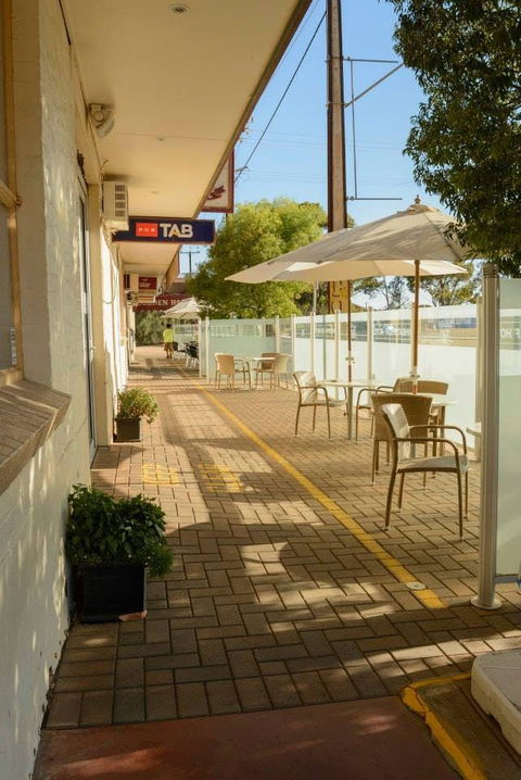 V Hotel - Accommodation Ballina 0