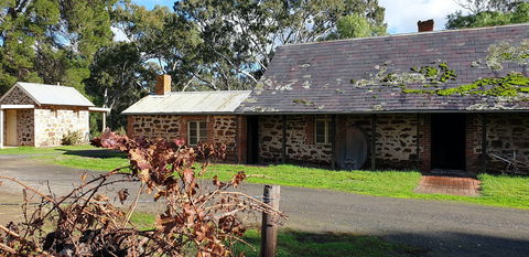 Jenke Vineyards - Accommodation Ballina 0