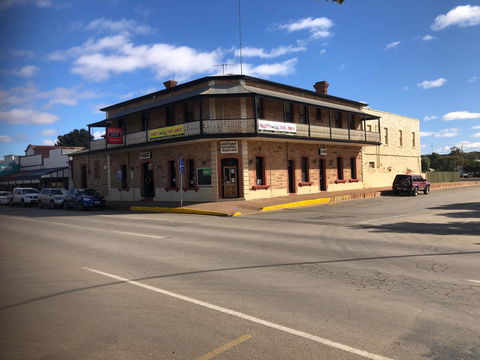 Harts Takeaway/Junction Hotel Peterborough - Accommodation Ballina 0