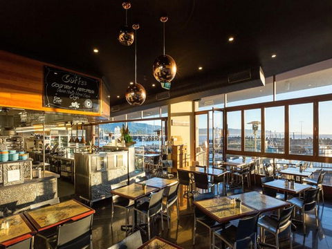 Bombora Seafood - Accommodation Ballina 2