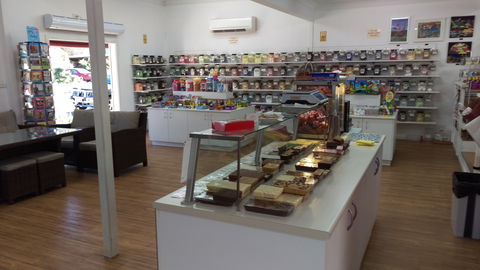 Mogo Fudge And Ice Cream /  Courtyard Cafe / Lots Of Lollies Mogo - Accommodation Ballina 2