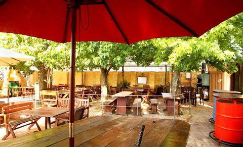 Ken's Humble Pie Shop - Accommodation Ballina 1