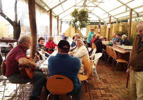 Ken's Humble Pie Shop - Accommodation Ballina 7