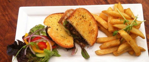 Ken's Humble Pie Shop - Accommodation Ballina 8