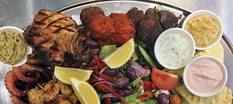 Let's Do Greek - Accommodation Ballina 2