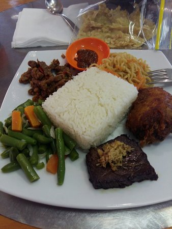 Ayuriz Cafe - Accommodation Ballina 0