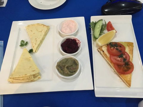 Let’s Do Greek Mackay - Accommodation Ballina 0