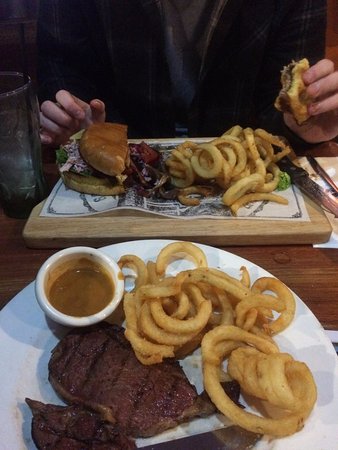 Hog’s Breath Cafe - Accommodation Ballina 0
