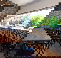 Vino Lokal - Accommodation Ballina