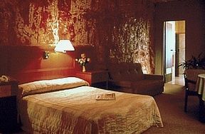 Desert Cave Hotel - Accommodation Ballina 2