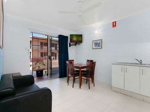 Cairns City Palms - Accommodation Ballina 0