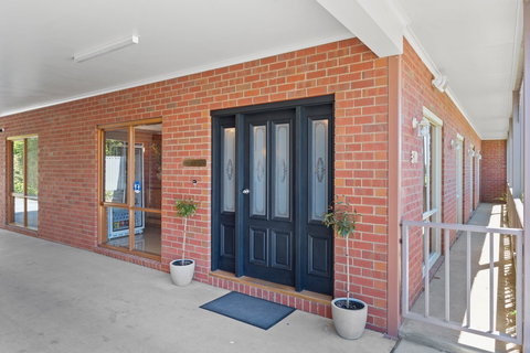 Burke & Wills Motor Inn - Accommodation Ballina 2