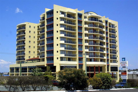 Springwood Tower Apartment Hotel - Accommodation Ballina 0