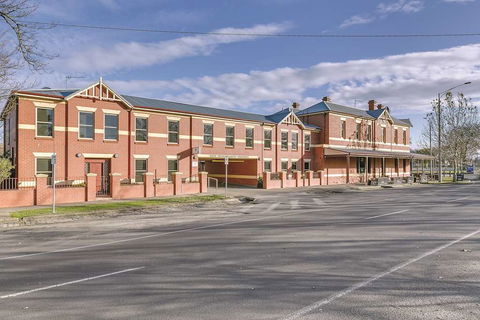 Lake Inn Ballarat - Accommodation Ballina 0
