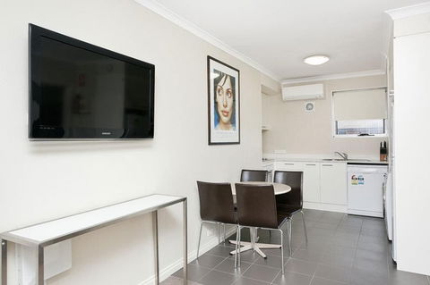 Forrest Hotel & Apartments - Accommodation Ballina 2