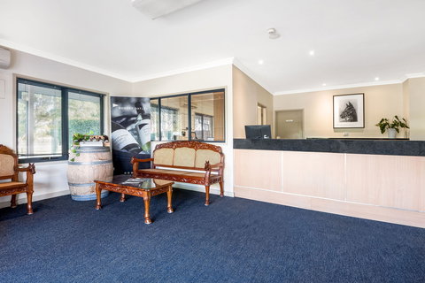 Hawkesbury Race Club Motel - Accommodation Ballina 1