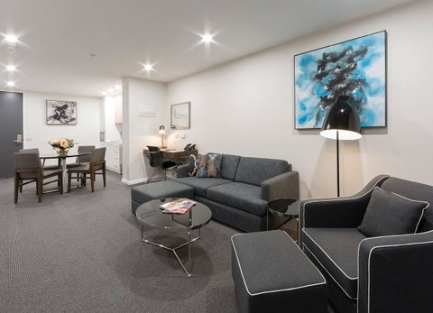 Avenue Hotel Canberra - Accommodation Ballina 2