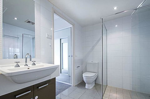 Spacious 1BR Stylish New Acton Apartment +Parking - Accommodation Ballina 9