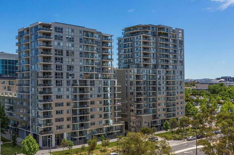 Spacious 1BR Stylish New Acton Apartment +Parking - Accommodation Ballina 12