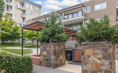 Spacious 1BR Stylish New Acton Apartment +Parking - Accommodation Ballina 1