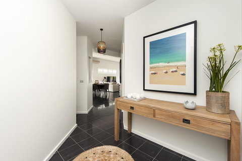 Mollymook Beachfront Penthouse 9 - Accommodation Ballina 7