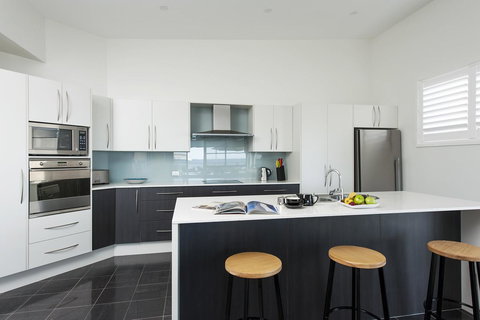 Mollymook Beachfront Penthouse 9 - Accommodation Ballina 4