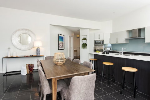 Mollymook Beachfront Penthouse 9 - Accommodation Ballina 5