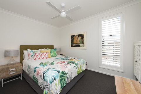 Mollymook Beachfront Penthouse 9 - Accommodation Ballina 2