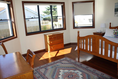 Serenity On Narrabeen Beach - 1Bdr Beachside Retreat - Accommodation Ballina 3