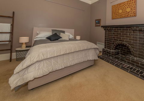 The Tudor House - Accommodation Ballina 12