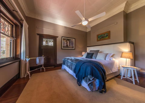 The Tudor House - Accommodation Ballina 2