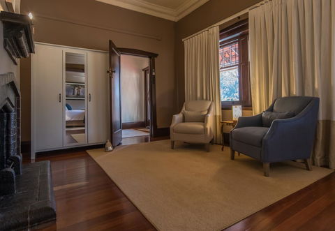 The Tudor House - Accommodation Ballina 3