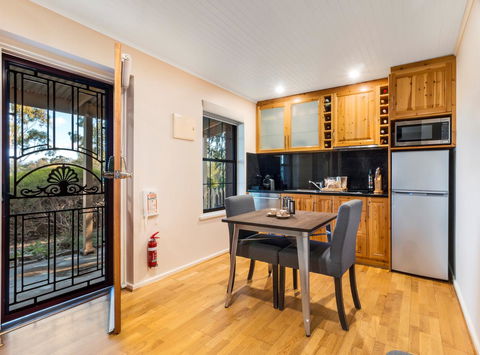 Stonewell Cottages And Vineyards - Accommodation Ballina 12