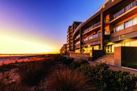 Oaks Plaza Pier