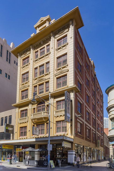 Adelaide Paringa - Accommodation Ballina 0
