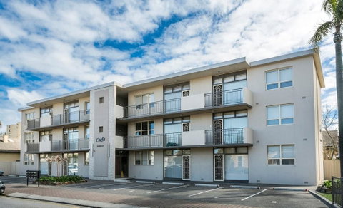 Glenelg Holiday Apartments - Corfu - Accommodation Ballina 0