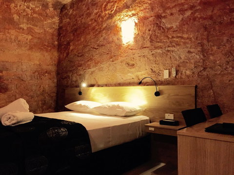 The Lookout Cave Underground Motel - Accommodation Ballina 0