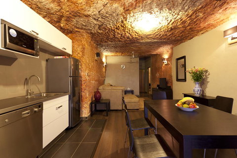 The Lookout Cave Underground Motel - Accommodation Ballina 21