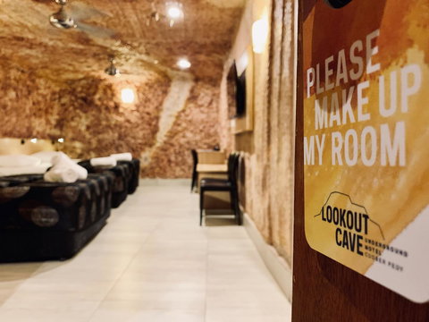 The Lookout Cave Underground Motel - Accommodation Ballina 4