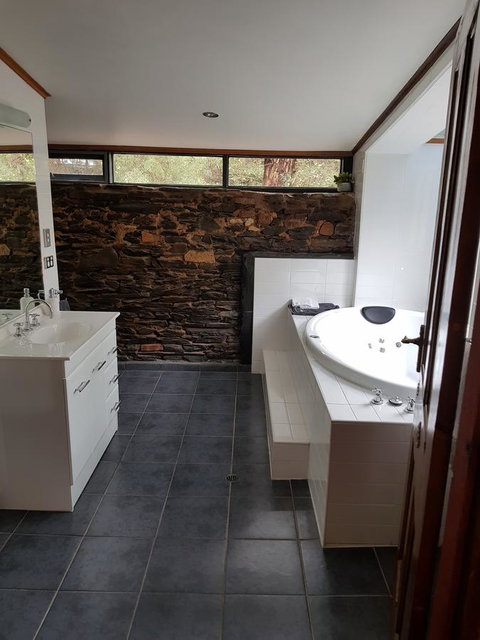 William Hunt's Retreat - Cypress Studio - Accommodation Ballina 4