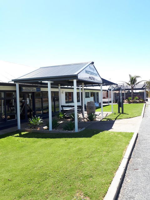 Meningie Waterfront Motel - Accommodation Ballina 0