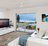 Stylish 3 Bedroom Beachview Apartment - Accommodation Ballina