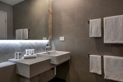 The Adnate Perth - Art Series - Accommodation Ballina 21