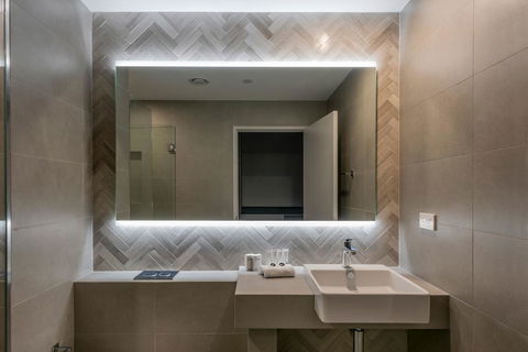 The Adnate Perth - Art Series - Accommodation Ballina 23