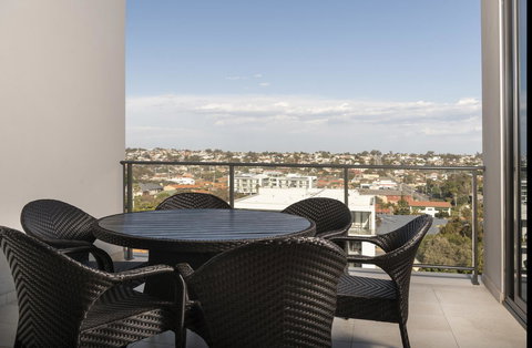 Ramada By Wyndham VetroBlu Scarborough Beach - Accommodation Ballina 8